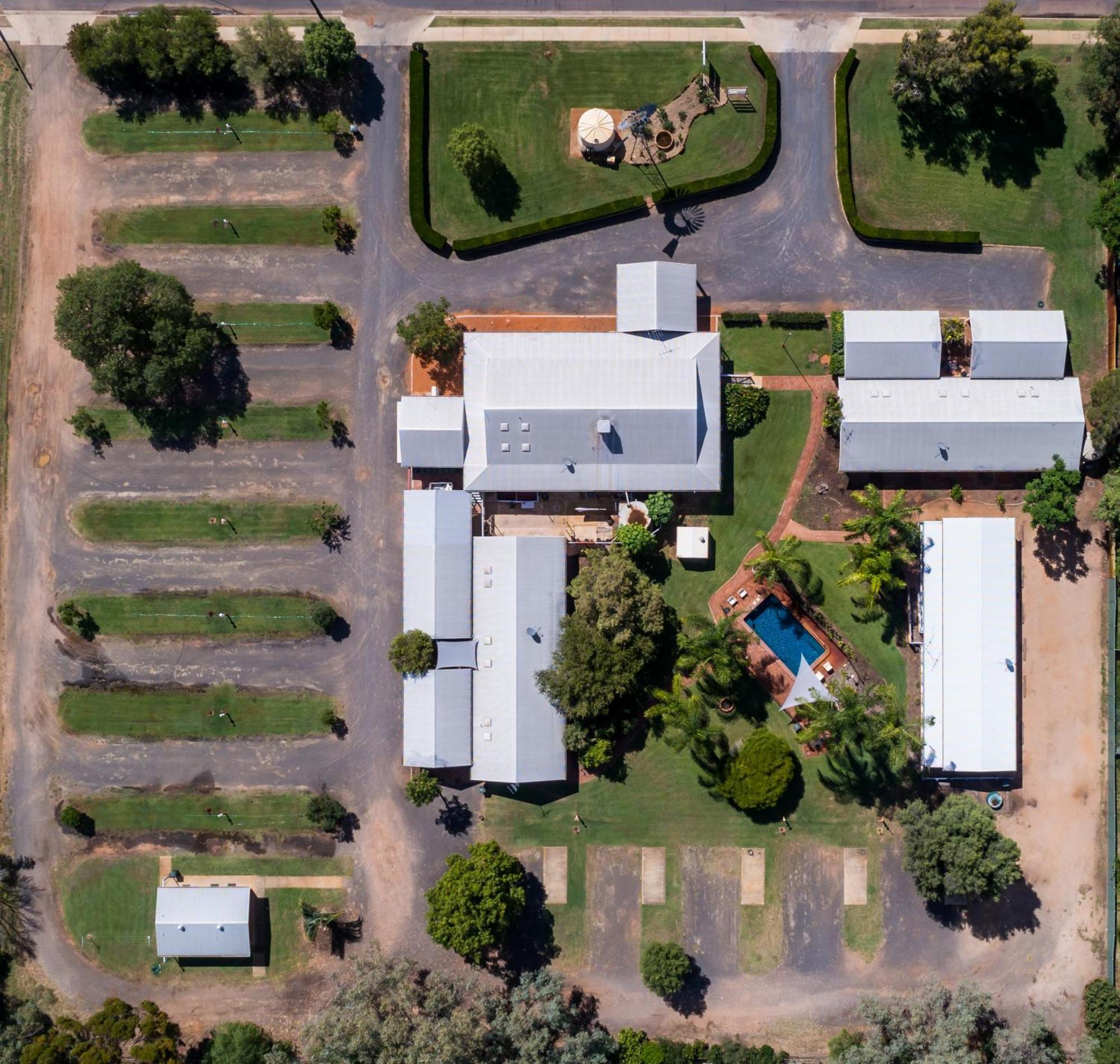 Tambo Mill Motel & Caravan Park Exterior foto