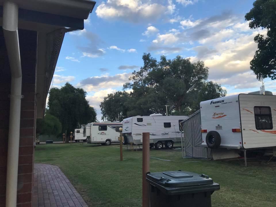 Tambo Mill Motel & Caravan Park Exterior foto