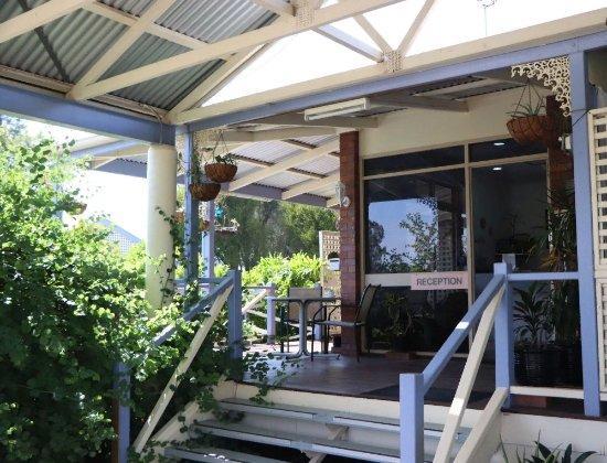 Tambo Mill Motel & Caravan Park Exterior foto